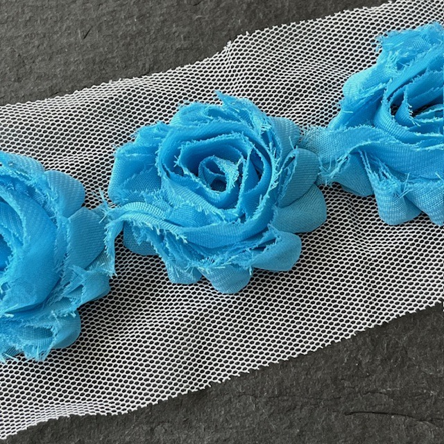 Wowzers Petit Shabby Chic Stoffblume - Hawaiian Blue - 3 Blumen Wowzers Petit Shabby Chic Stoffblume - Hawaiian Blue - 3 Blumen