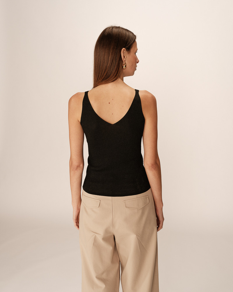 Grace & Mila Paillette V-Ausschnitt Slinky Strick Top in Schwarz mit Feinen Glitzer - SALE Grace & Mila Paillette V-Ausschnitt Slinky Strick Top in Schwarz mit Feinen Glitzer - SALE
