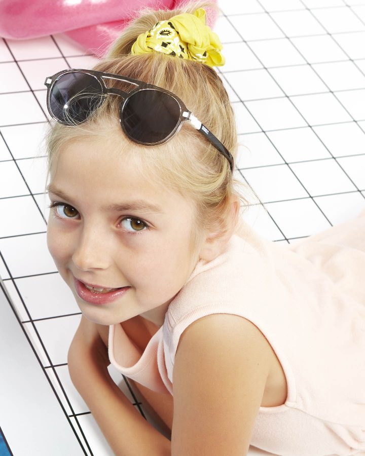 KiETLA Kinder-Sonnenbrille BuZZ (UV-Schutz 3) mit getreiftem Rahmen