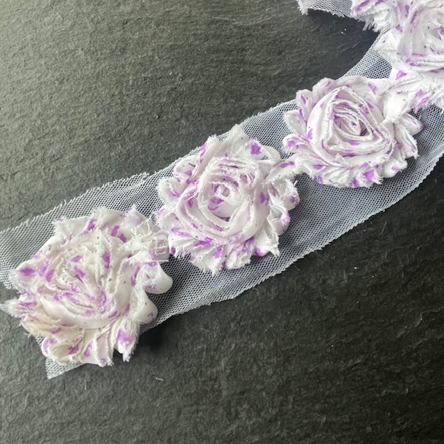 Wowzers Shabby Chic Stoffblumen Blüten am Band - Lila Blüten - 3 Blumen