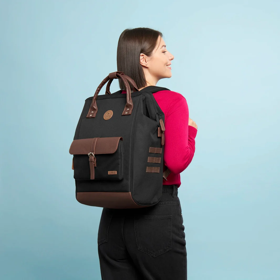 Cabaia ADVENTURER Rucksack Large MANAGUA - in Schwarz & Braun