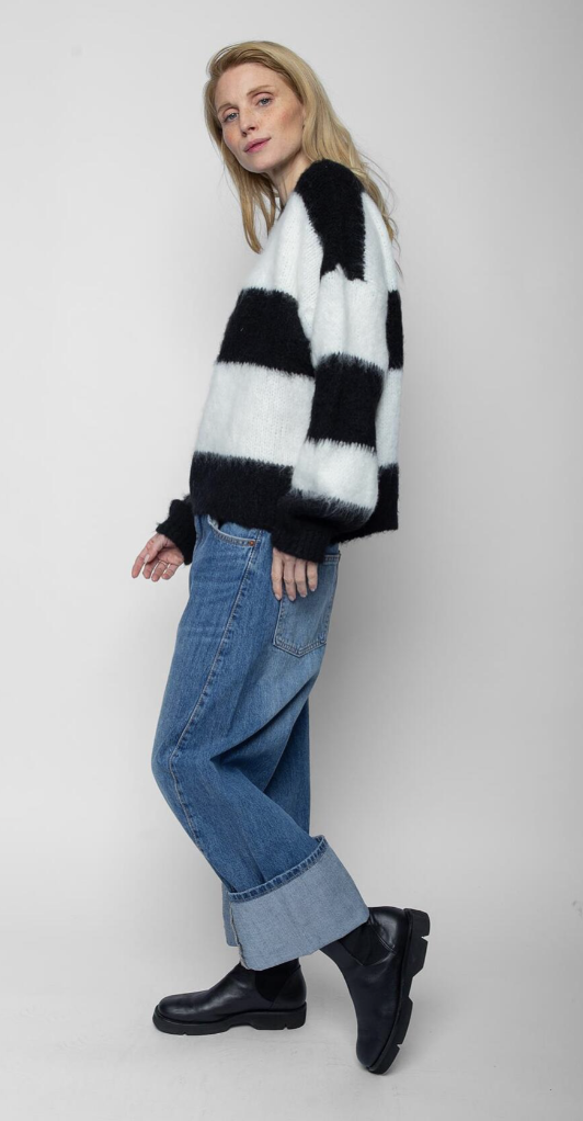 Emily van den Bergh Damenstrickpullover Grobstrick Oversized Pulli Schwarz Weiß Blockstreifen