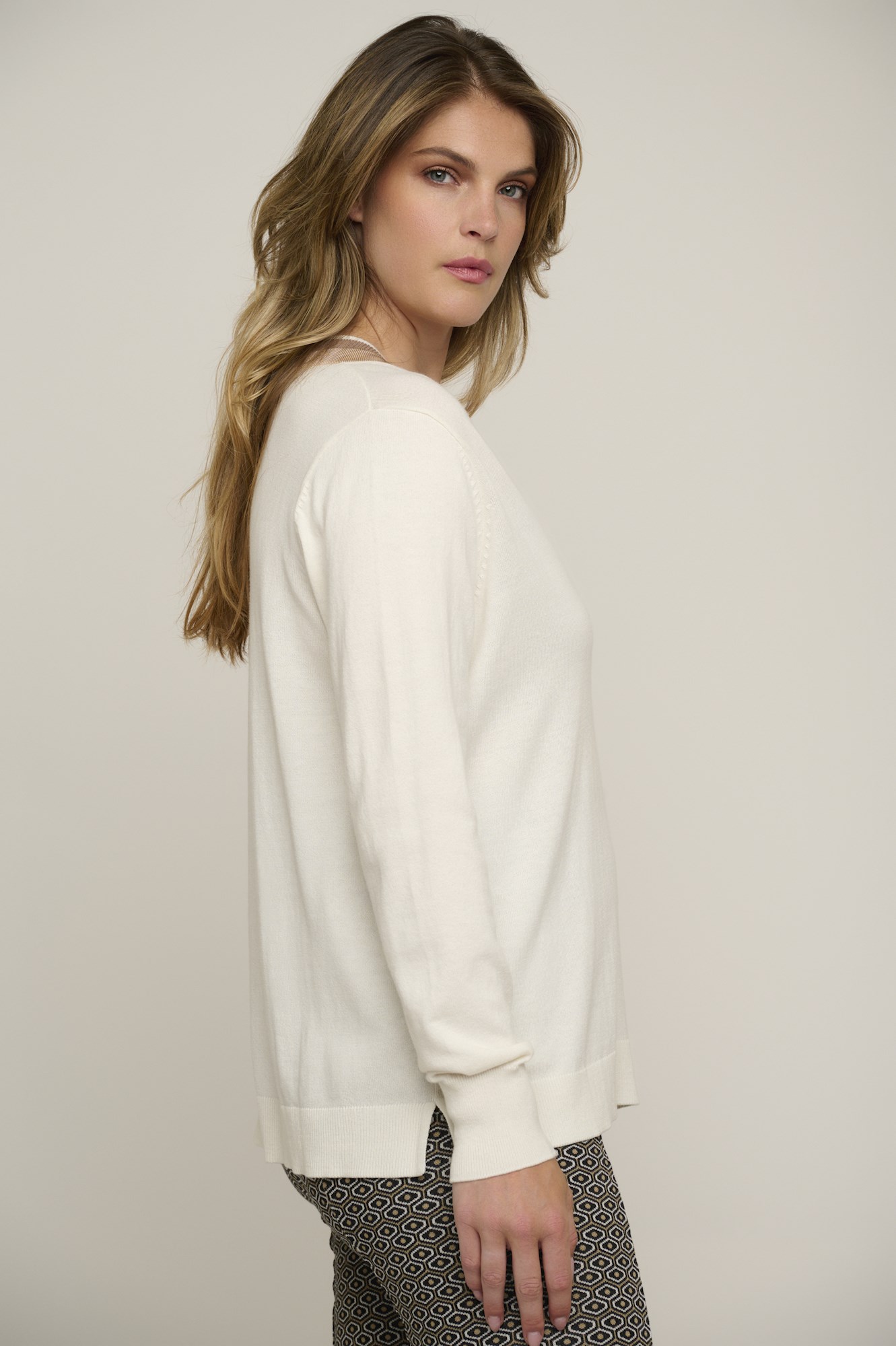 Rino & Pelle Kasja Pullover in Weiß mit V-Neck