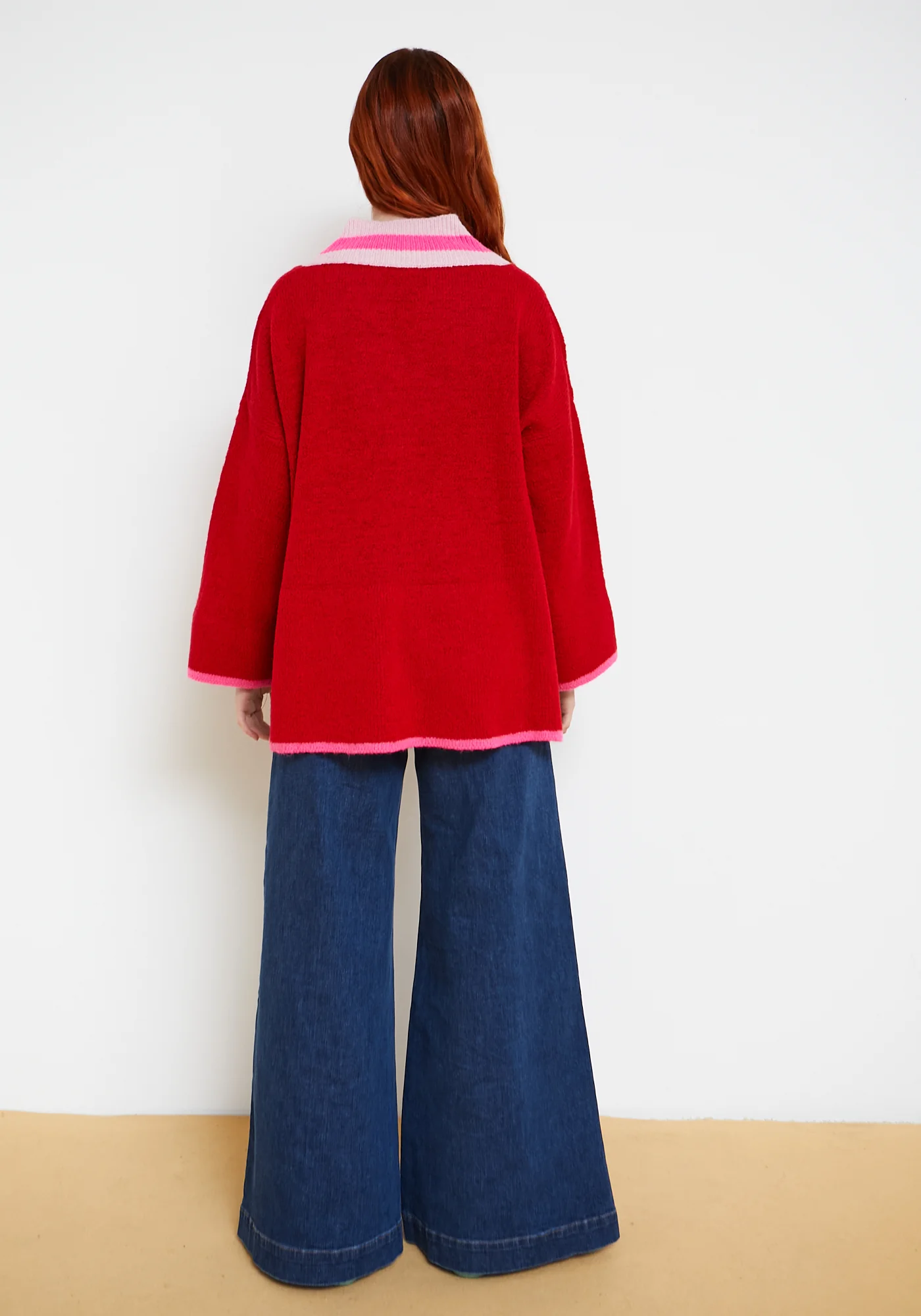 Dr Bloom Hug Pullover in Rot - Oversized Strickpulli mit V-Ausschnitt