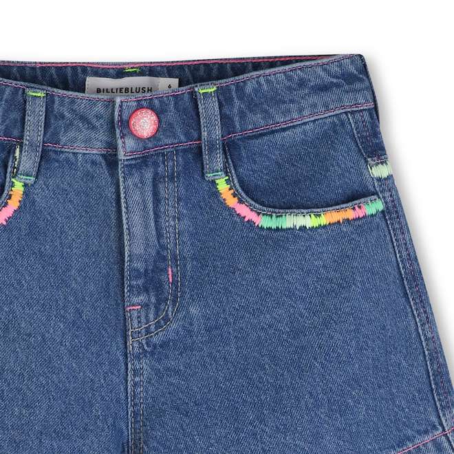 Billieblush Jeans Short in Medium Blau mit Neo Stickerei an den Taschen