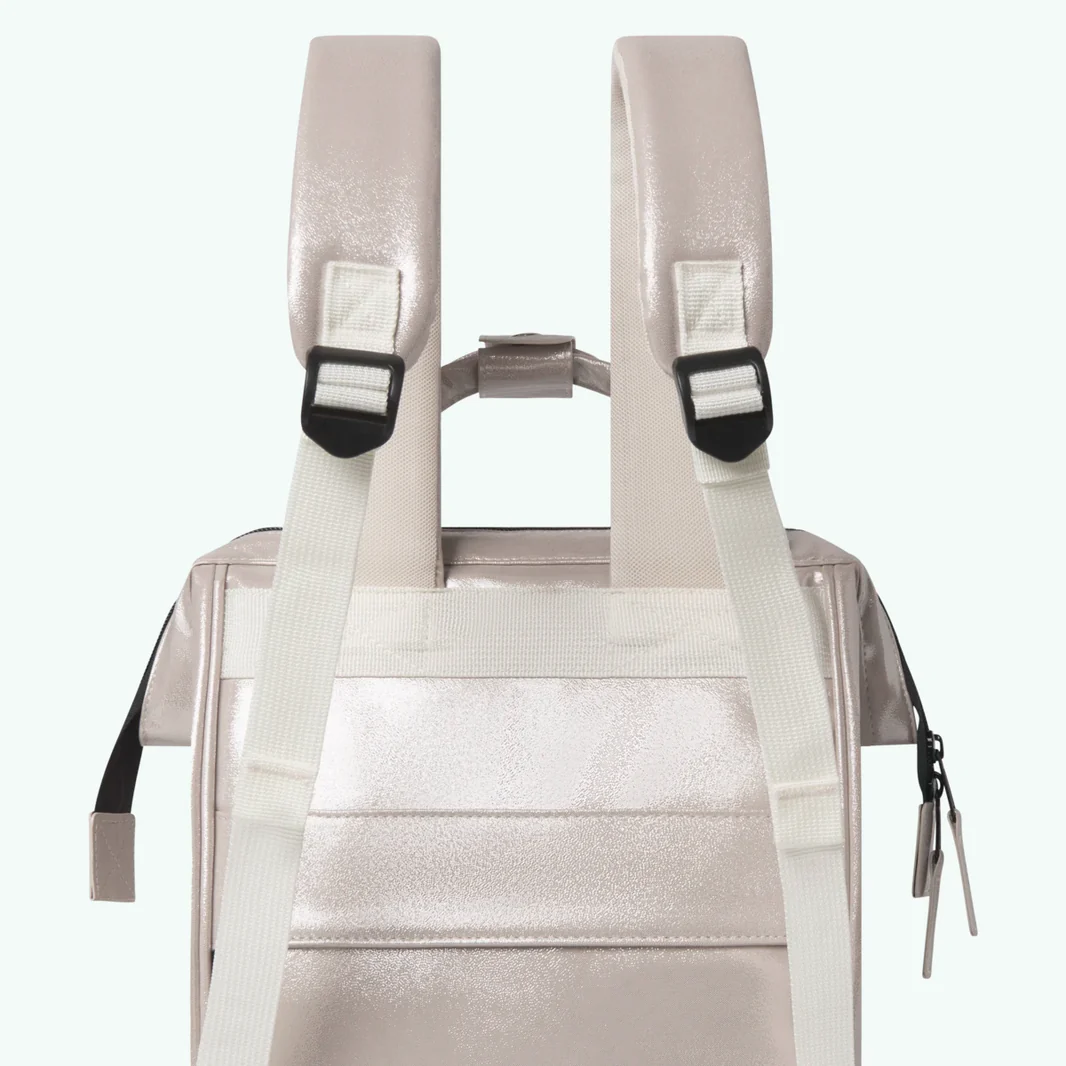 Cabaia Rucksack HONOLULU Small mit Laptop-Fach - Irisierend Gold Glam