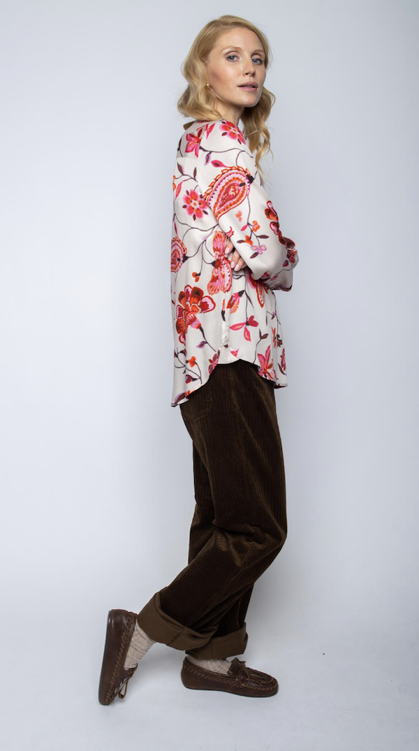 Emily van den Bergh Viskose Satin Bluse in Pink & Rot mit V-Ausschnitt und Blumen Bordüren Print - SALE Emily van den Bergh Viskose Satin Bluse in Pink & Rot mit V-Ausschnitt und Blumen Bordüren Print - SALE