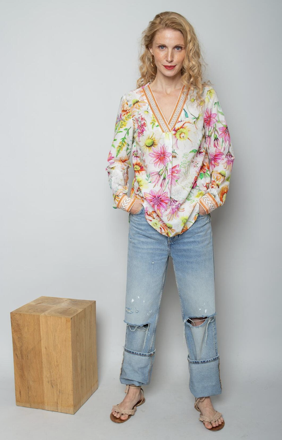 Emily van den Bergh Baumolle Bluse mit V-Ausschnitt & Blumen Allover Emily van den Bergh Baumolle Bluse mit V-Ausschnitt & Blumen Allover