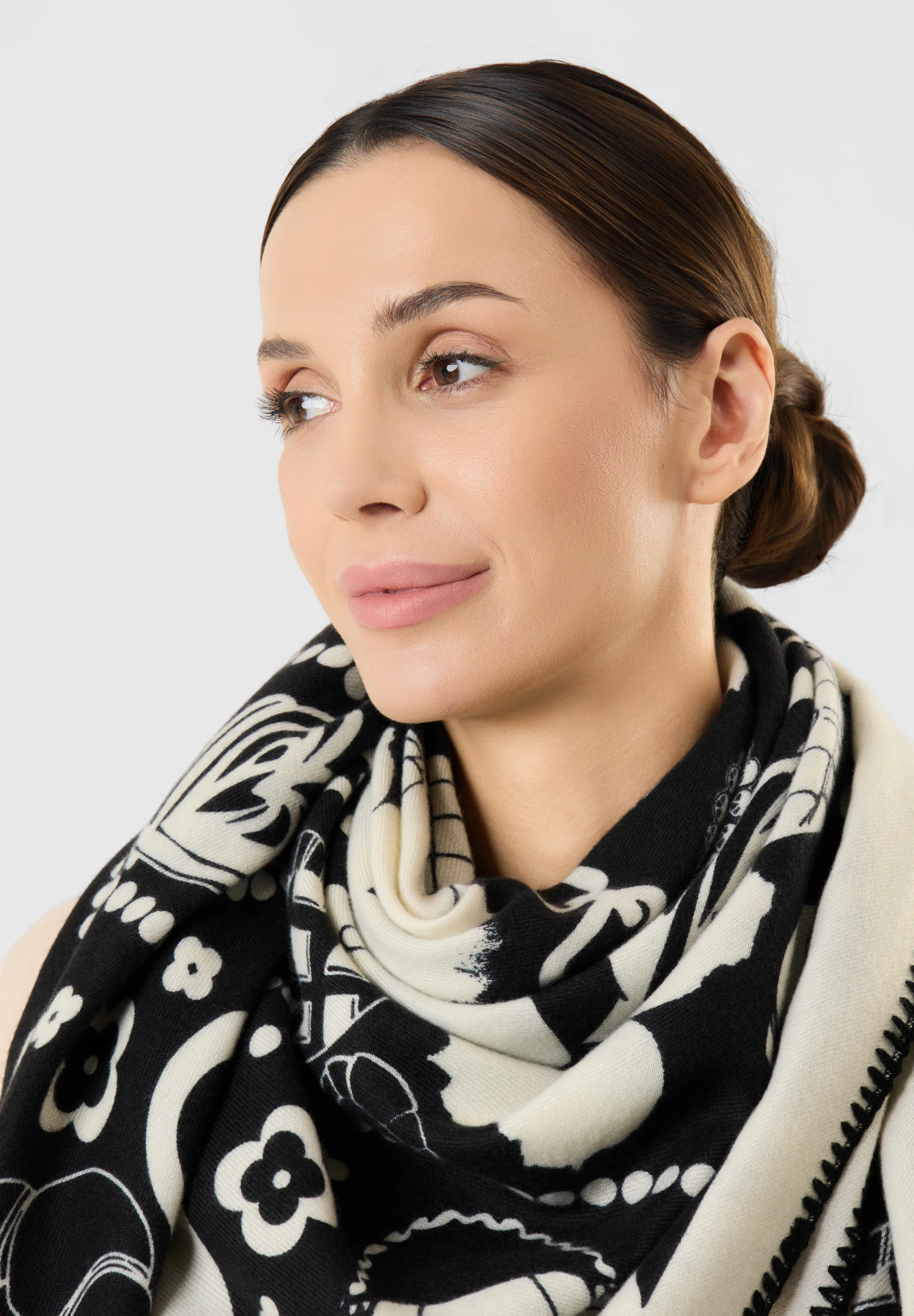 Codello Weiches Warmes Tuch mit Paris Motiv Codello Weiches Warmes Tuch mit Paris Motiv