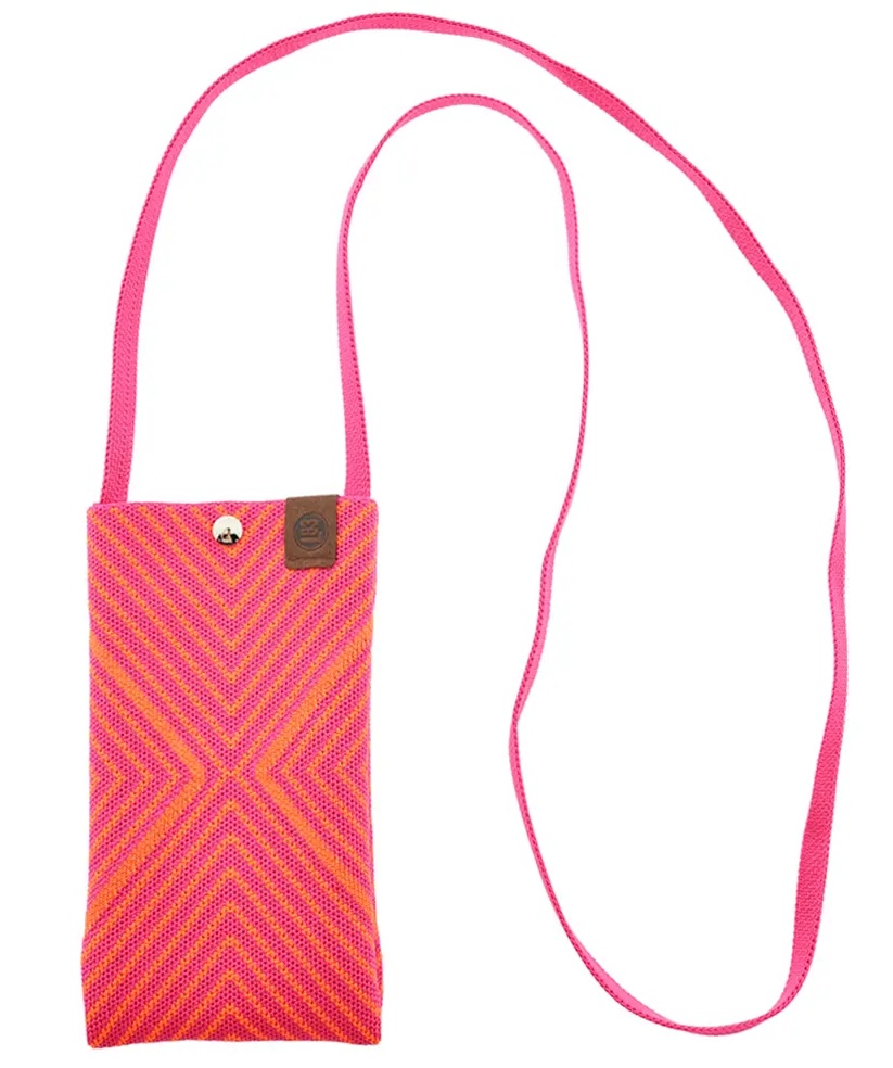 LOT83 Charlie Gestrickte Handytasche mit Druckknopf - Neon Pink & Orange Zick Zack Muster LOT83 Charlie Gestrickte Handytasche mit Druckknopf - Neon Pink & Orange Zick Zack Muster