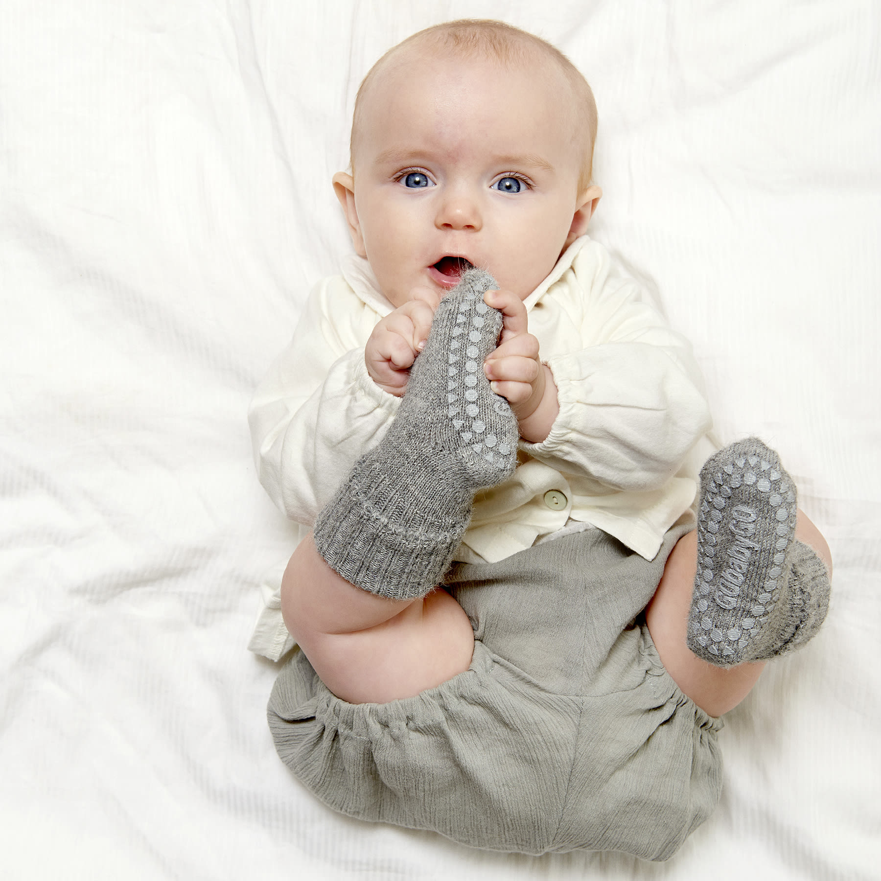 n9vovbgjsmbghtin4htl-1 GoBabyGo Grip Non-Slip Stoppersocken - Alpaca in Grau