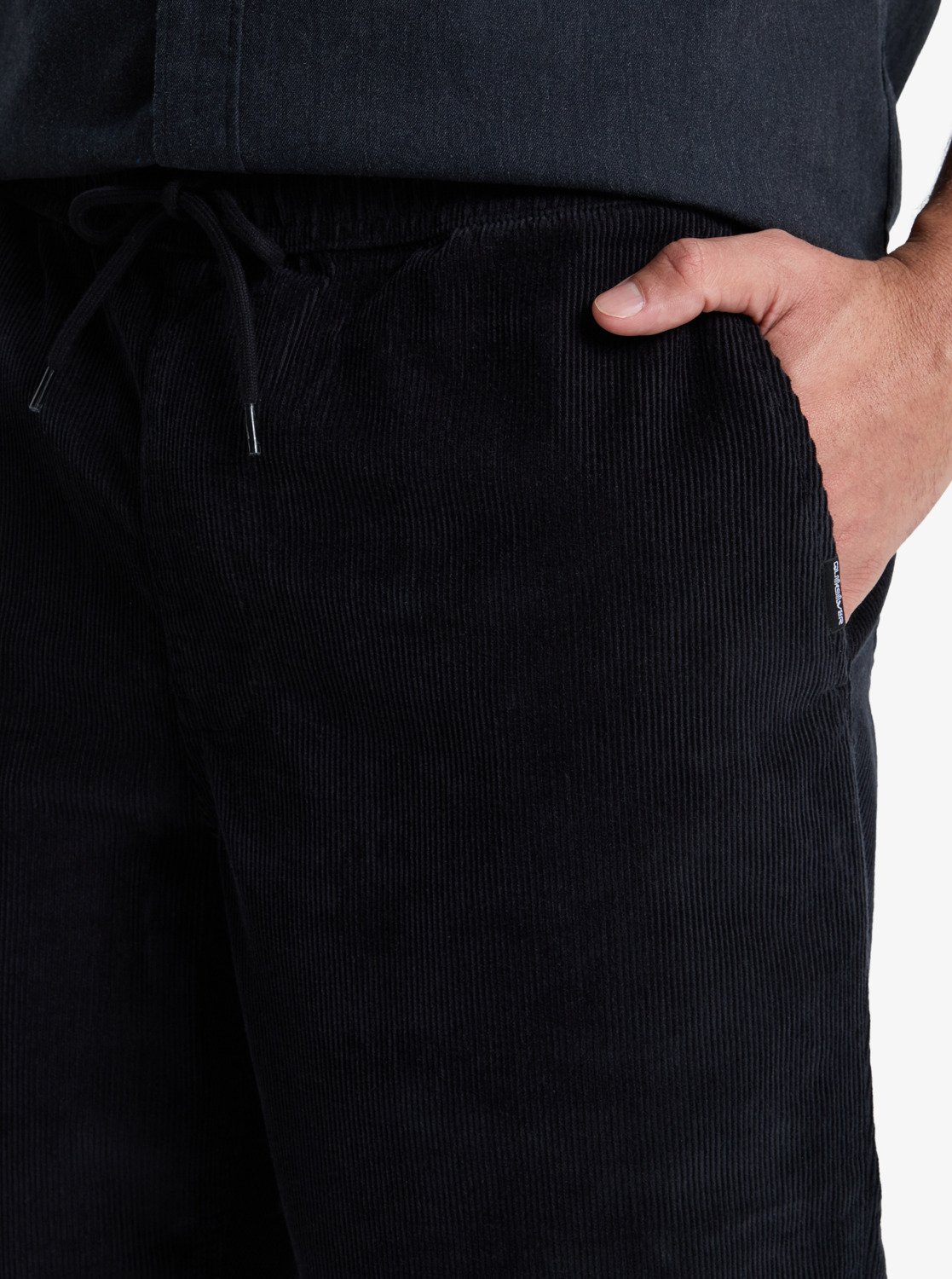 Quiksilver Taxer Regular Cord Hose in Schwarz Quiksilver Taxer Regular Cord Hose in Schwarz