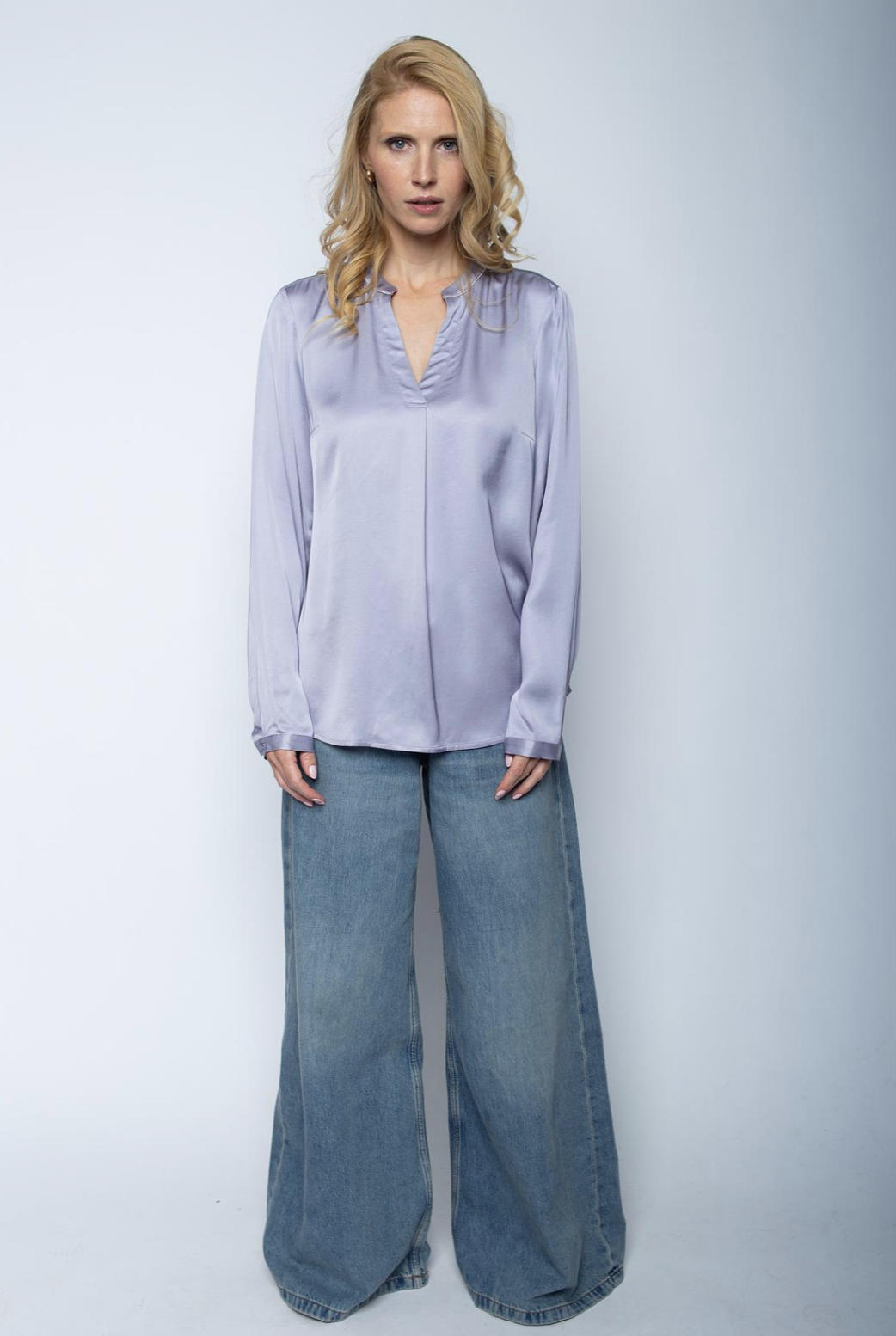 Emily van den Bergh Damen Shirtbluse mit V-Ausschnitt - Silber - SALE Emily van den Bergh Damen Shirtbluse mit V-Ausschnitt - Silber - SALE