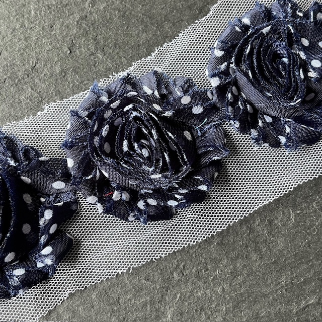 Wowzers Shabby Chic Stoffblume Blüte am Band - Navy Blau Gepunktet - 3 Blumen 