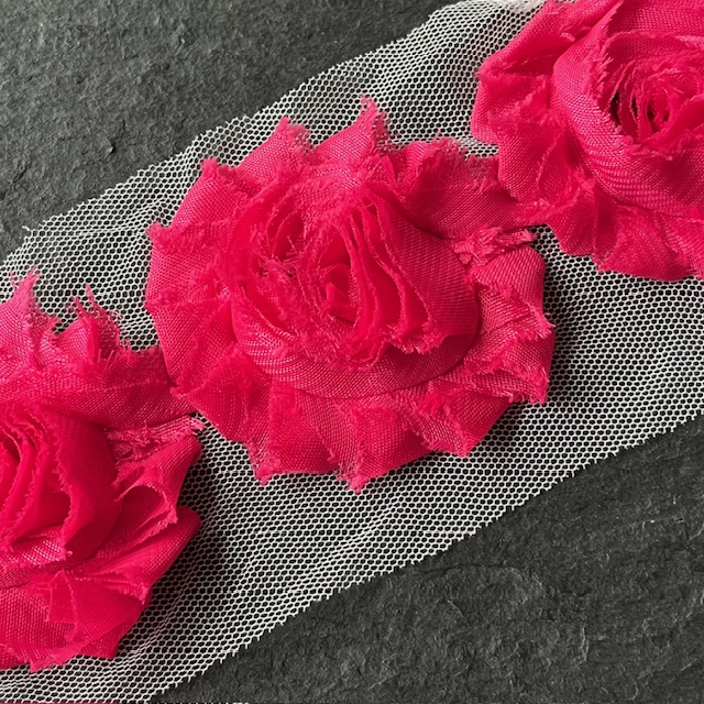 Wowzers Shabby Chic Stoffblume Blüte am Band - Lipstick Pink - 3 Blumen 