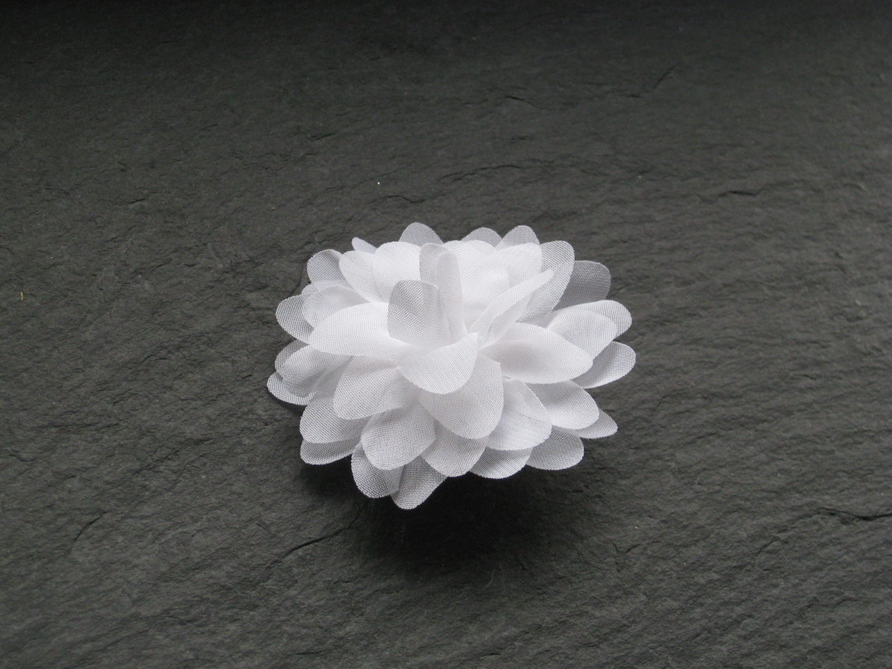 WOWZERS-ALOHA-HAARBLU-TE-WEIss Wowzers Aloha Blüten Clips für Kleidung & Haare - Farbauswahl