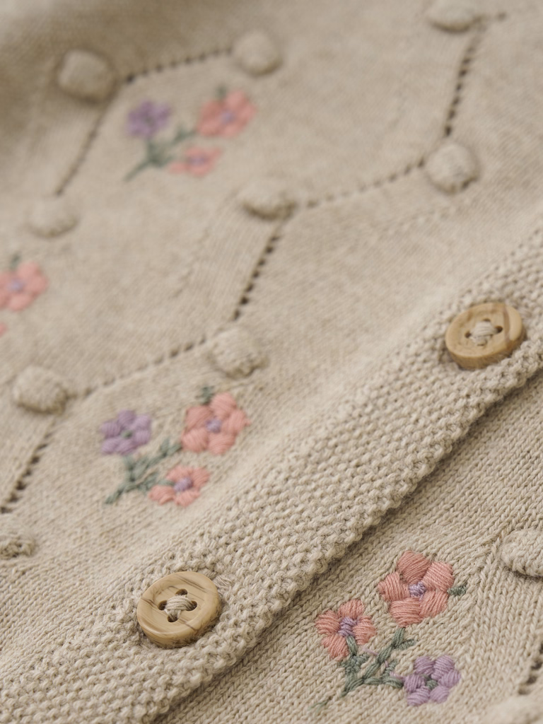 Minymo Strickcardigan in Beige Melange mit Stickerei Blümchen