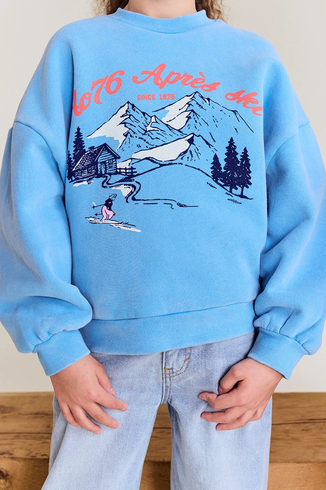 AO76 Violetta Sweatshirt in Sky Blau - Après Ski Bergen AO76 Violetta Sweatshirt in Sky Blau - Après Ski Bergen
