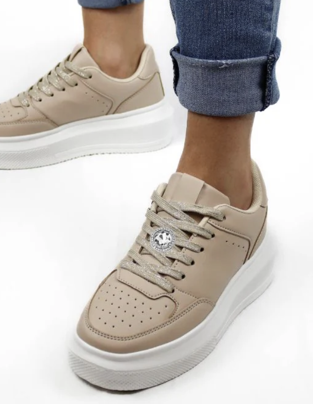ShoeMe Charms für Schnürsenkel – Weisser Glasstein mit weissen Kristallen auf Silber ShoeMe Charms für Schnürsenkel – Weisser Glasstein mit weissen Kristallen auf Silber