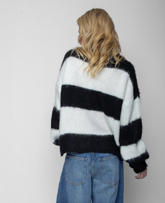 Emily van den Bergh Damenstrickpullover Grobstrick Oversized Pulli Schwarz Weiß Blockstreifen Emily van den Bergh Damenstrickpullover Grobstrick Oversized Pulli Schwarz Weiß Blockstreifen