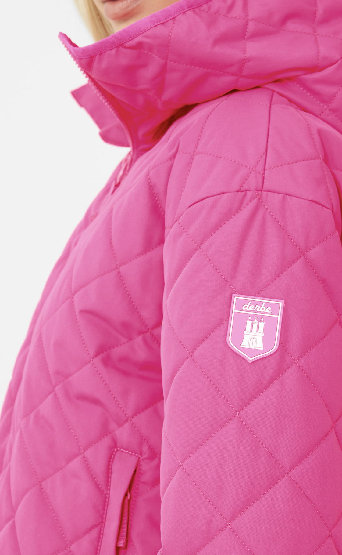 Derbe Damen Übergangsjacke Quiltby Short mit Steppung in Pink Glo Derbe Damen Übergangsjacke Quiltby Short mit Steppung in Pink Glo