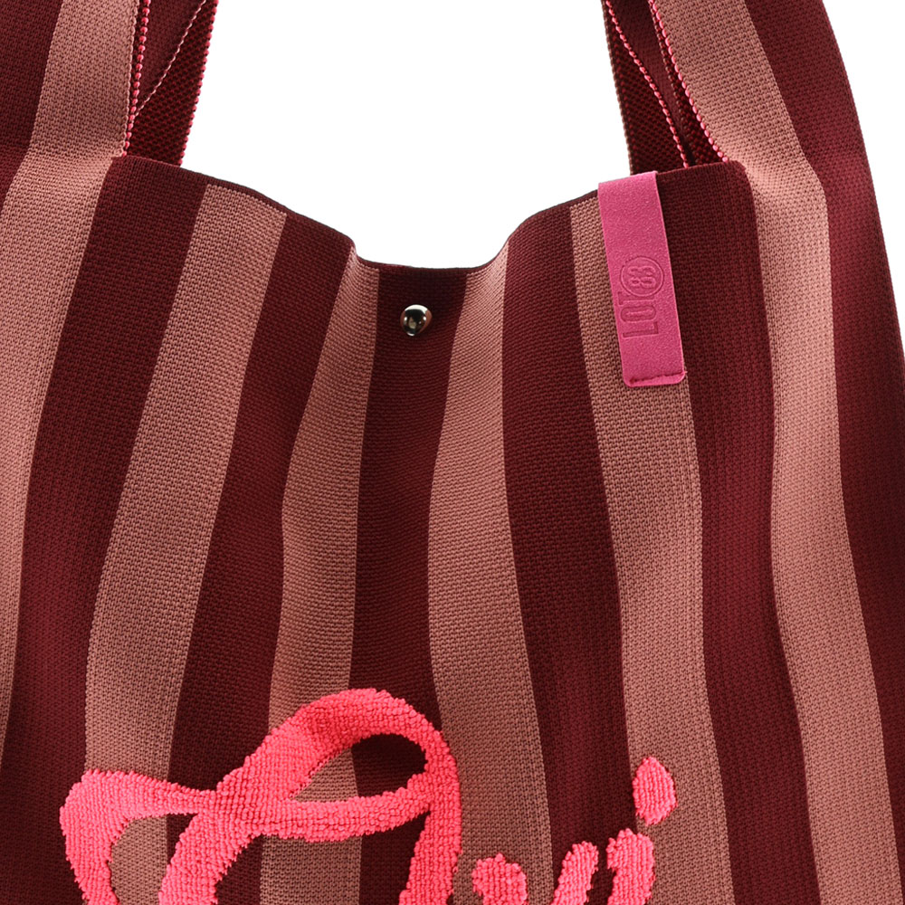 LOT83 REBEL LOIS Material Mix Gestrickte Shopper Tasche Weinrot & Kakao Gestreift mit Neon Pink Flock - OUI