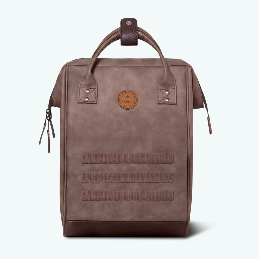 TDM-S22-ADVENTURER-MEDIUM-REYKJAVIK-FACE-SANS-POCHETTE-BD Cabaia Rucksack PAPEETE Medium mit Laptop-Fach - Braun