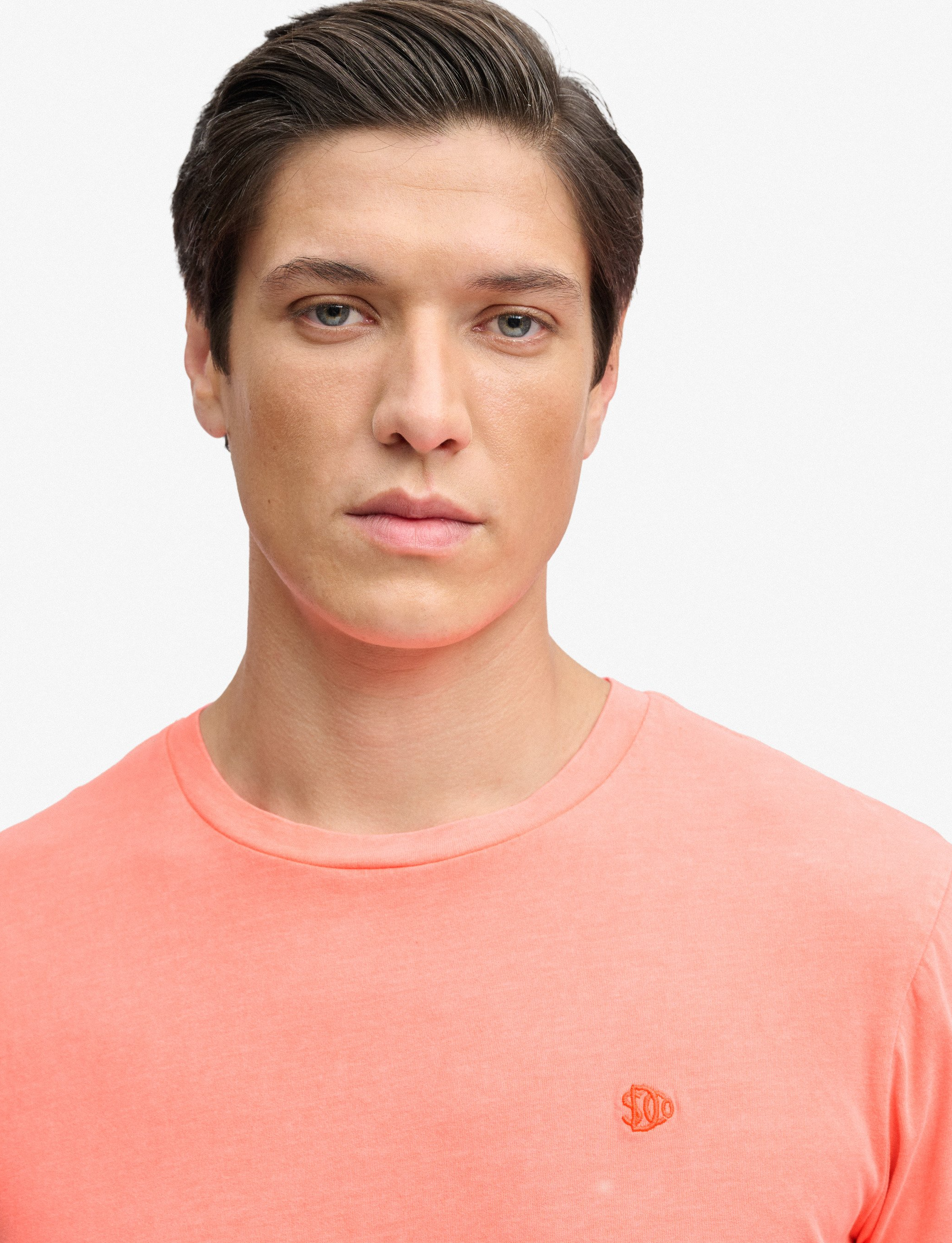 Supedry Herren Classic Essential T-Shirt in Neon Orange Supedry Herren Classic Essential T-Shirt in Neon Orange