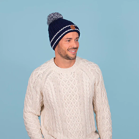 cabaia-packshot-bonnet-41_9df3c199-4b4f-47c0-bb34-705b68ad2e78_589x Cabaia Mütze Balmoral Navy Blau mit 3 Bommel - SALE