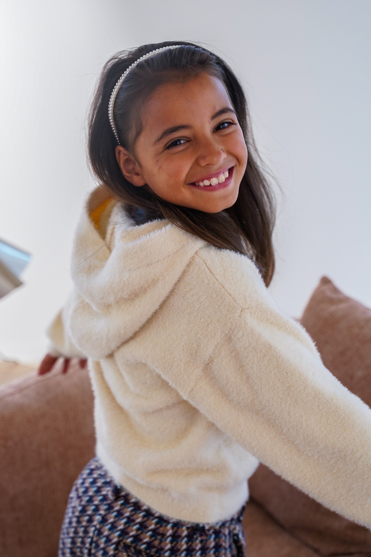 Like Flo Dewie Flo Mädchen Flauschiger Hoodie in Creme Like Flo Dewie Flo Mädchen Flauschiger Hoodie in Creme