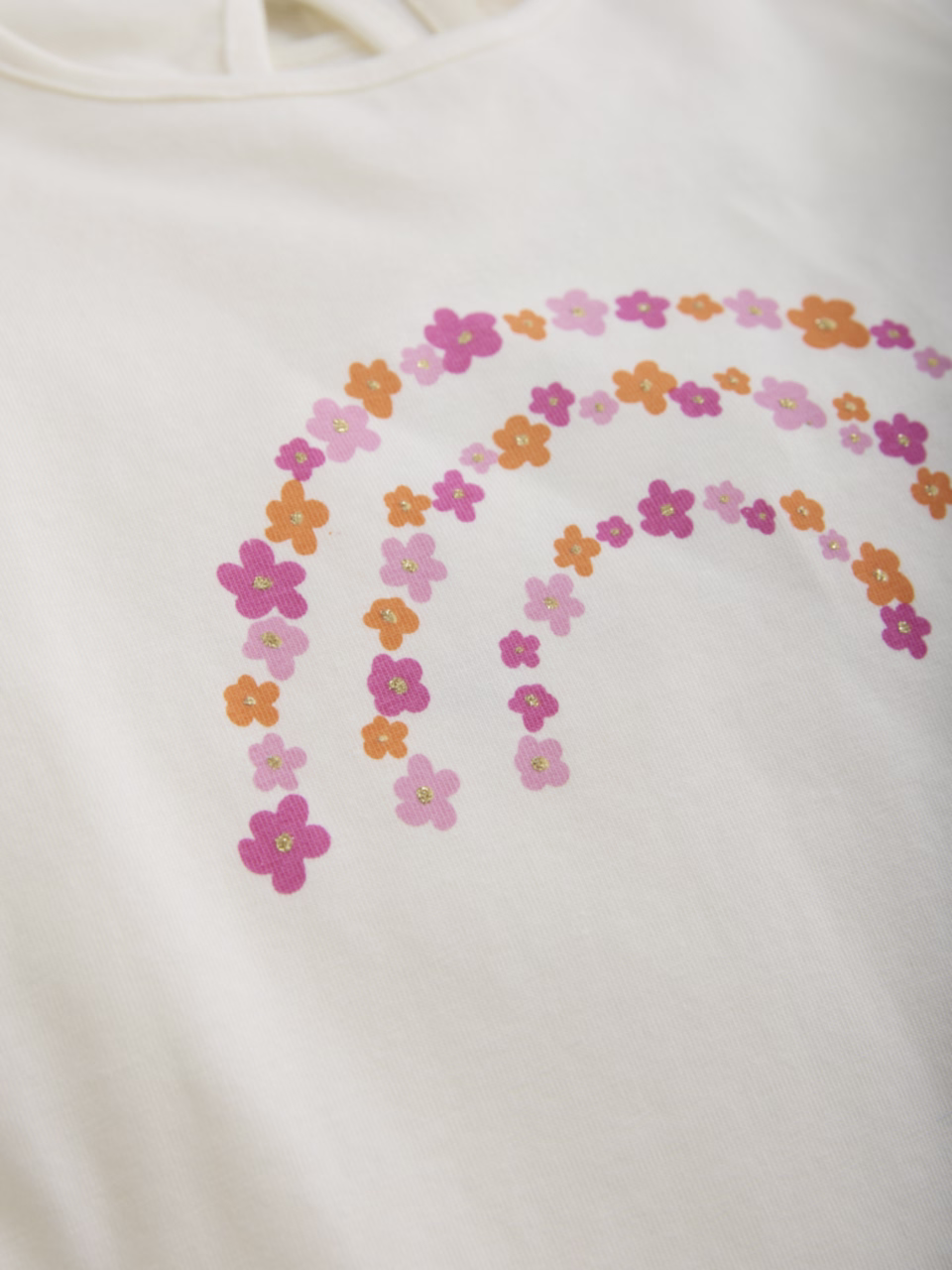 Creamie Kurzarm Bio-Baumwolle T-Shirt in Creme mit Pink Blumen Regenbogen - SALE Creamie Kurzarm Bio-Baumwolle T-Shirt in Creme mit Pink Blumen Regenbogen - SALE