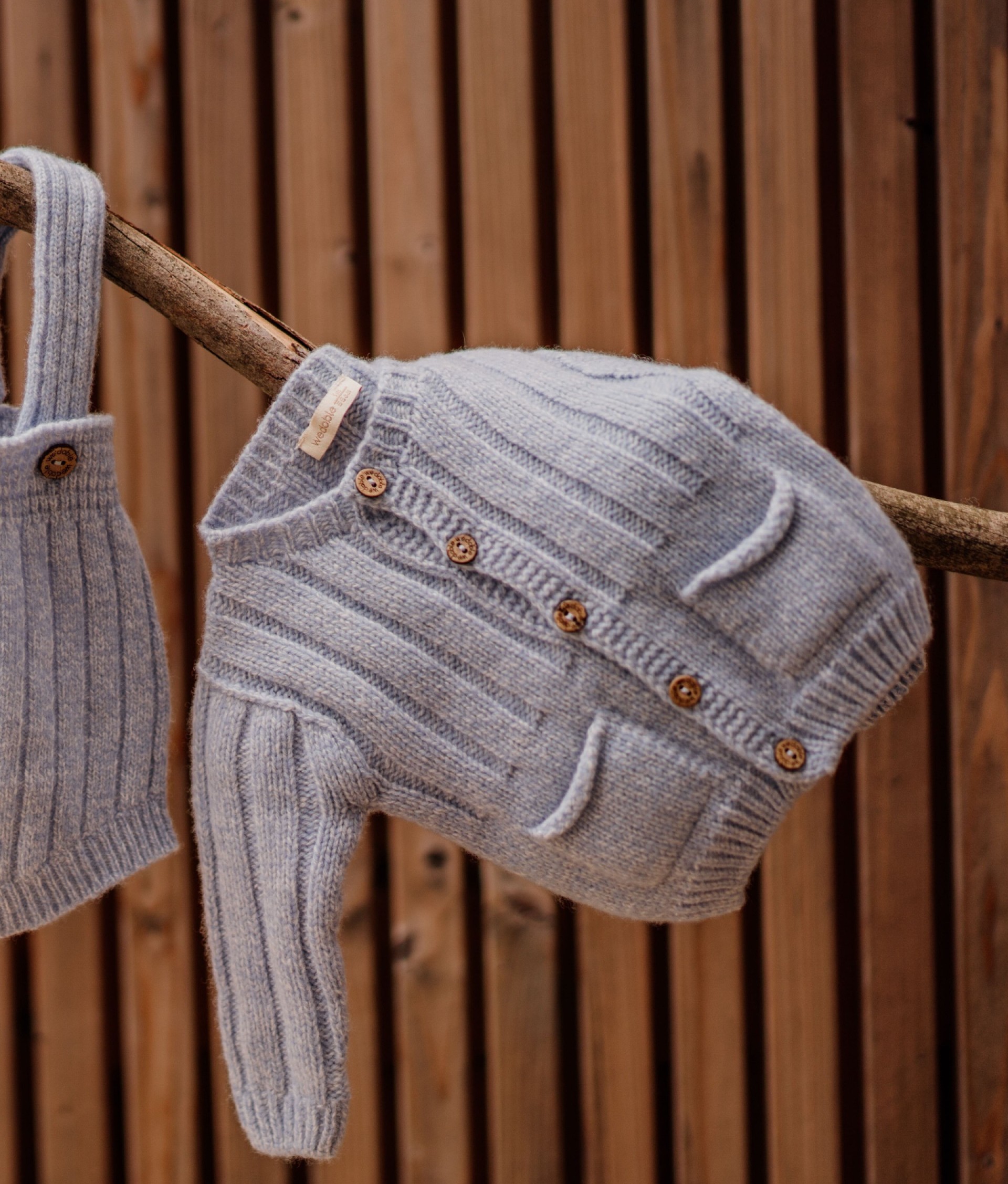 wedoble Merino Wolle Cardigan Strickjacke in Hellblau - Bunny and Friends 