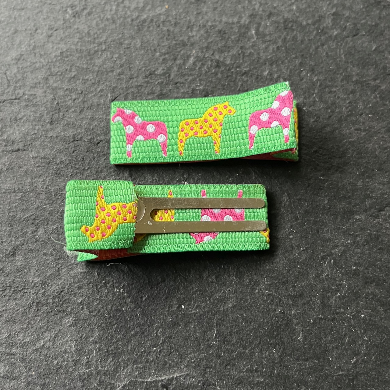 Wowzers Designer Clips - Pferde Pink & Grün - 1 Paar 