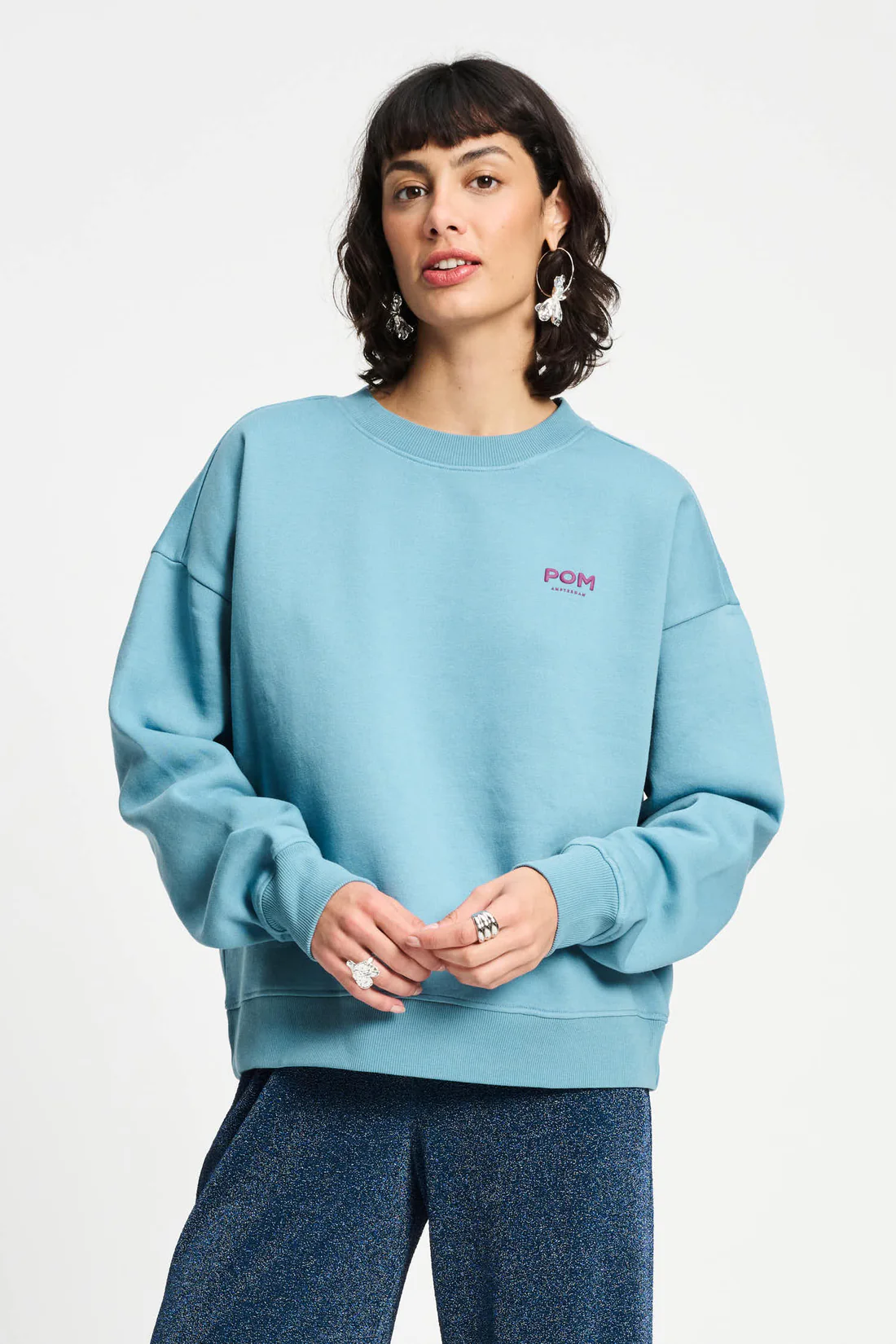 POM Amsterdam Sweatshirt in Dusty Blau - Kussmund Lippen POM Amsterdam Sweatshirt in Dusty Blau - Kussmund Lippen