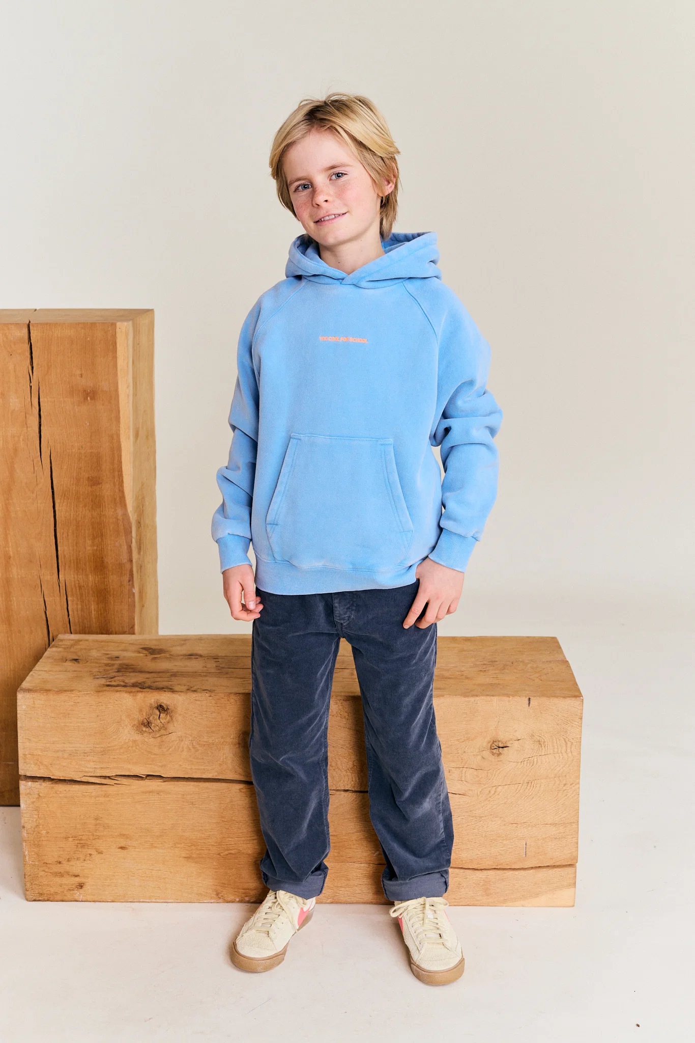 AO76 Clyde Hoodie in Sky Blau - Too Cool for School AO76 Clyde Hoodie in Sky Blau - Too Cool for School