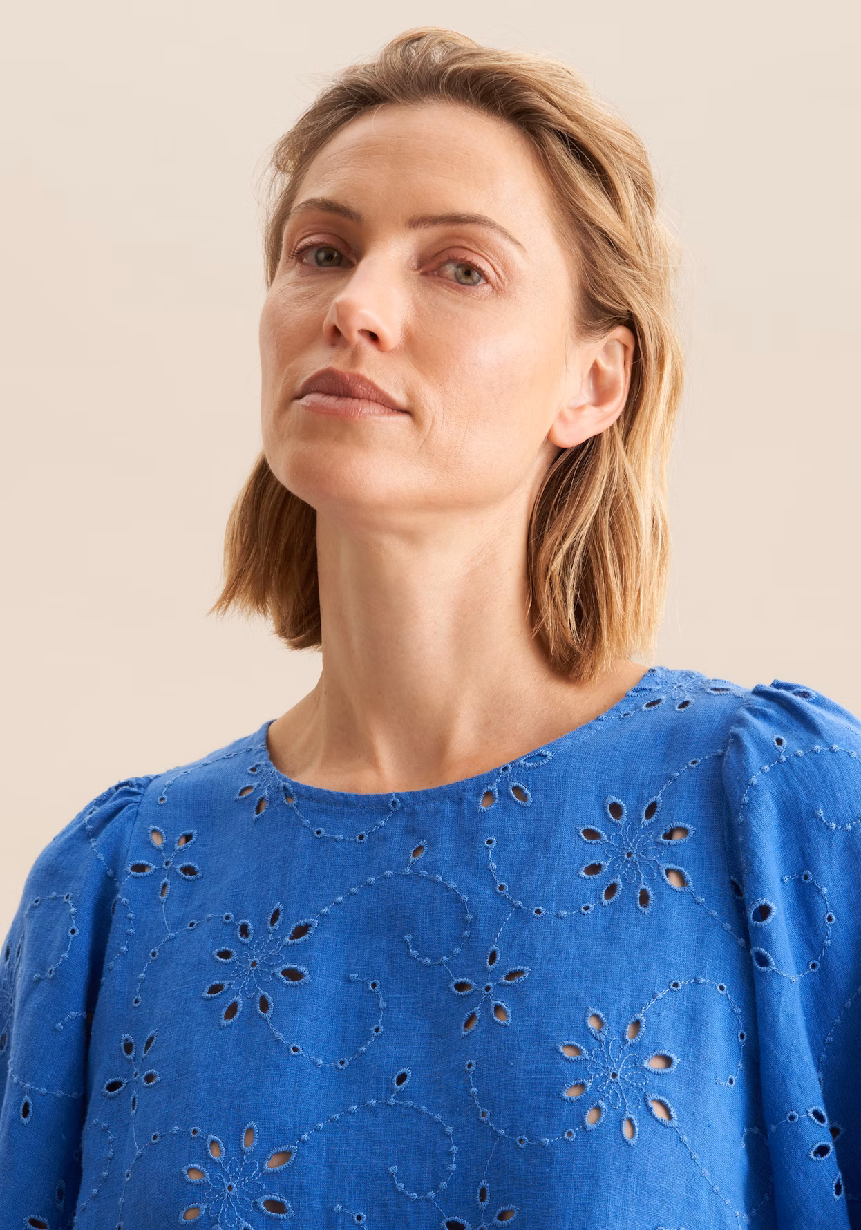 Seidensticker Bluse in Santorini Blau mit Wunderschönes Lochmuster - SALE