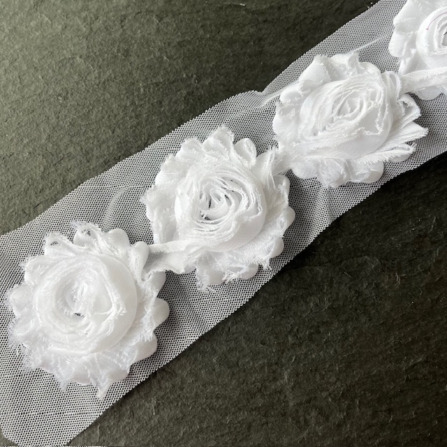 Wowzers Shabby Chic Stoffblume Blüte am Band - Weiß - 3 Blumen 