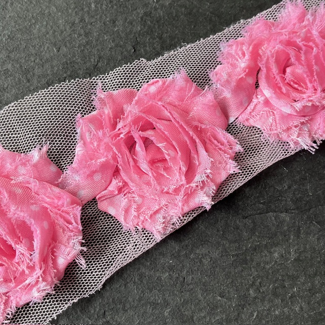 Wowzers Shabby Chic Stoffblume Blüte am Band - Rosa Gepunktet - 3 Blumen 