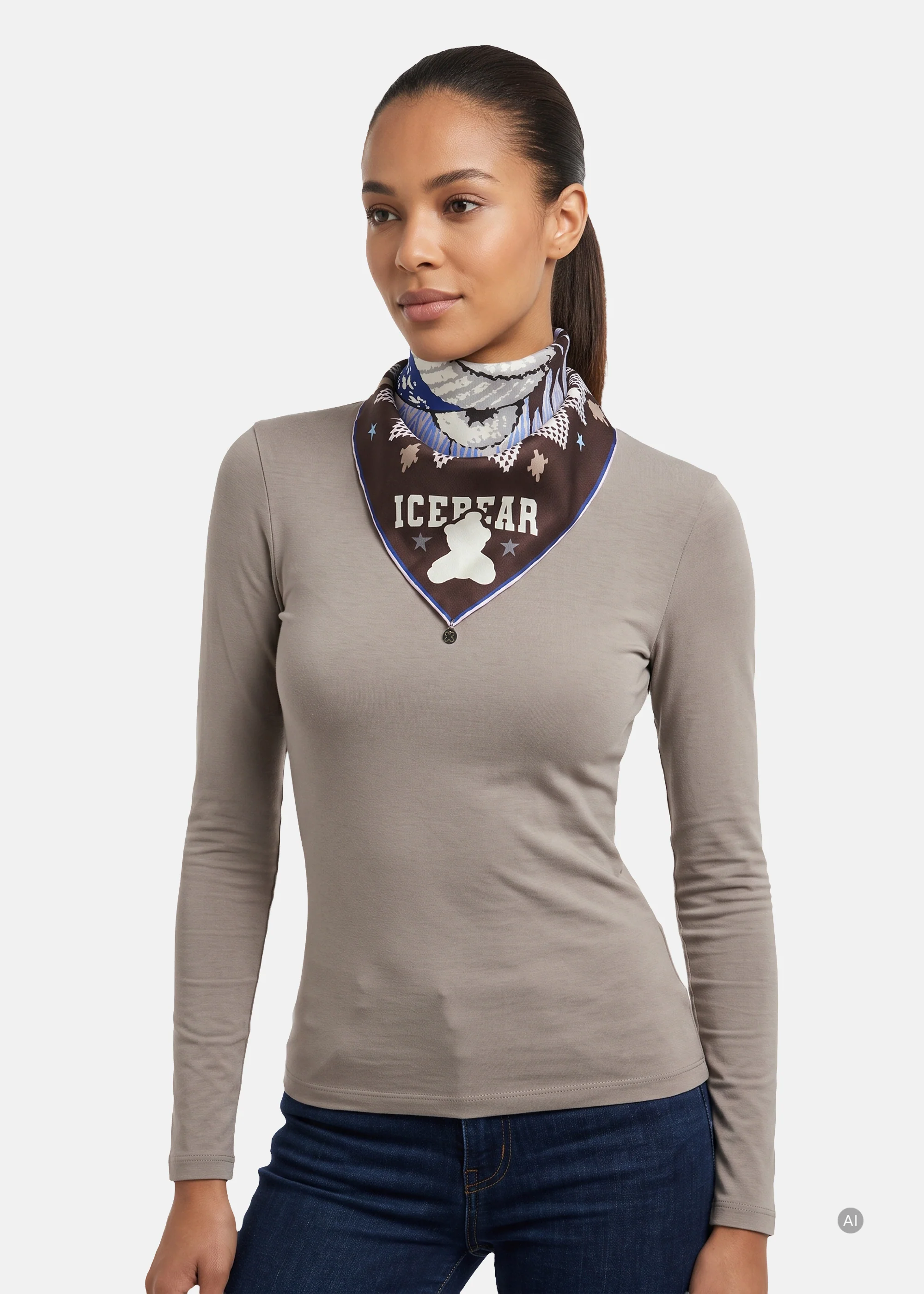 Codello Premium Nickituch aus Reiner Seide Christmas - Nordic Eisbär Motiv