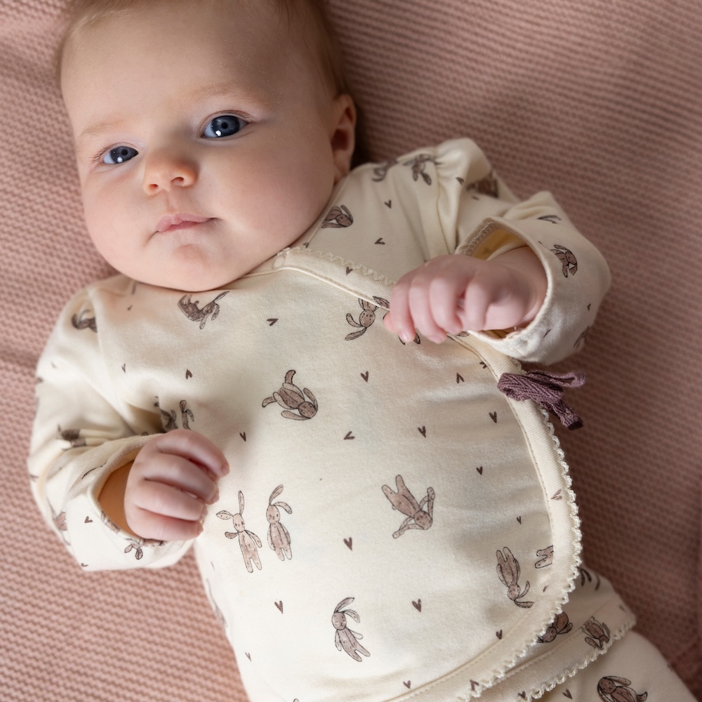 Noppies Baby Mädchen Langarm Wickelhemd Shirt in Buttercream Weiß - Süße Hasen