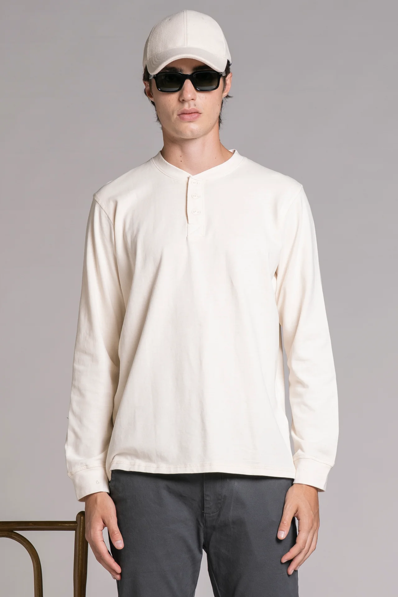 IMPURE Joshua Jersey Henley T-Shirt mit Knopfleiste in Off White Creme IMPURE Joshua Jersey Henley T-Shirt mit Knopfleiste in Off White Creme