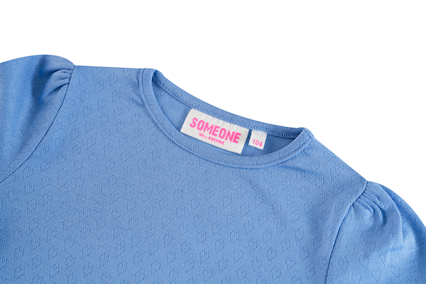Someone RIEN Kurzarm T-Shirt in Kobalt Blau mit Herzen Lochmuster