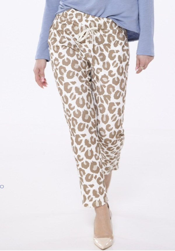 Lara Lauren Malu Jogpant Lounge Hose in Beige Leo - SALE Lara Lauren Malu Jogpant Lounge Hose in Beige Leo - SALE