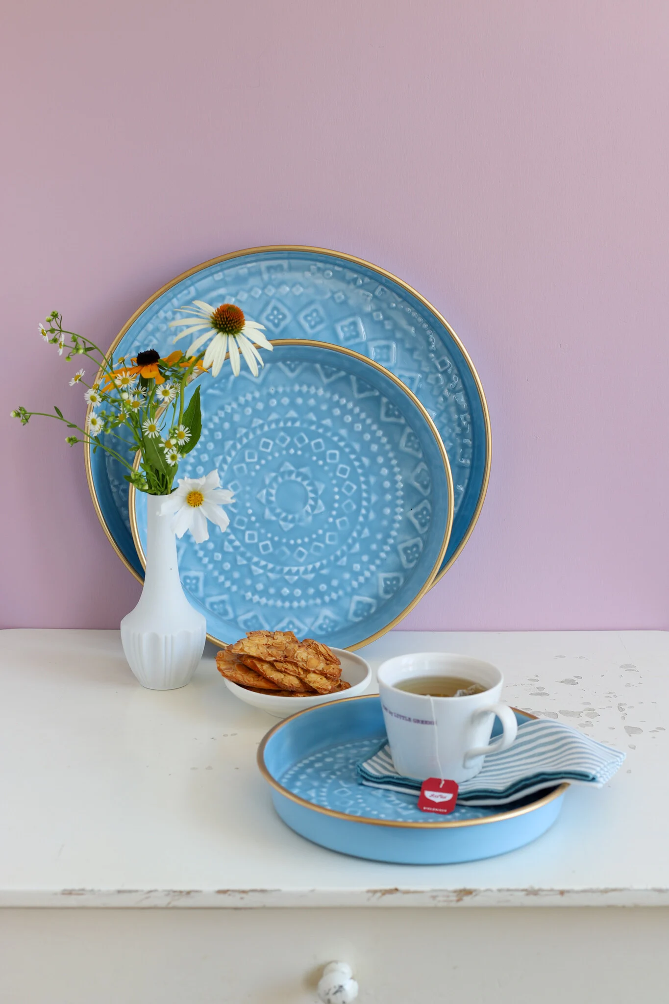 Overbeck & Friends Tablett Emaille Liv Large in Hellblau Overbeck & Friends Tablett Emaille Liv Large in Hellblau