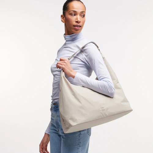 GOT BAG T-SHAPE BAG LARGE MONOCHROME Soft Shell Creme Weiß - Tasche mit Laptopfach - SALE