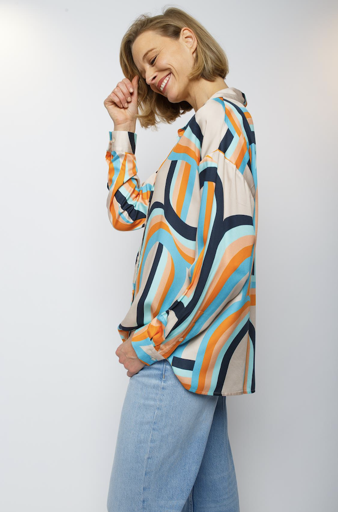 Emily van den Bergh Viskose Bluse in Sand mit Geometric Design in Navy Orange Mint & Blau - SALE Emily van den Bergh Viskose Bluse in Sand mit Geometric Design in Navy Orange Mint & Blau - SALE