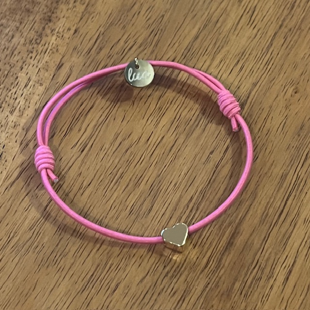 Lua Mini Heart Armband - Elastisch mit Gold Herz Lua Mini Heart Armband - Elastisch mit Gold Herz
