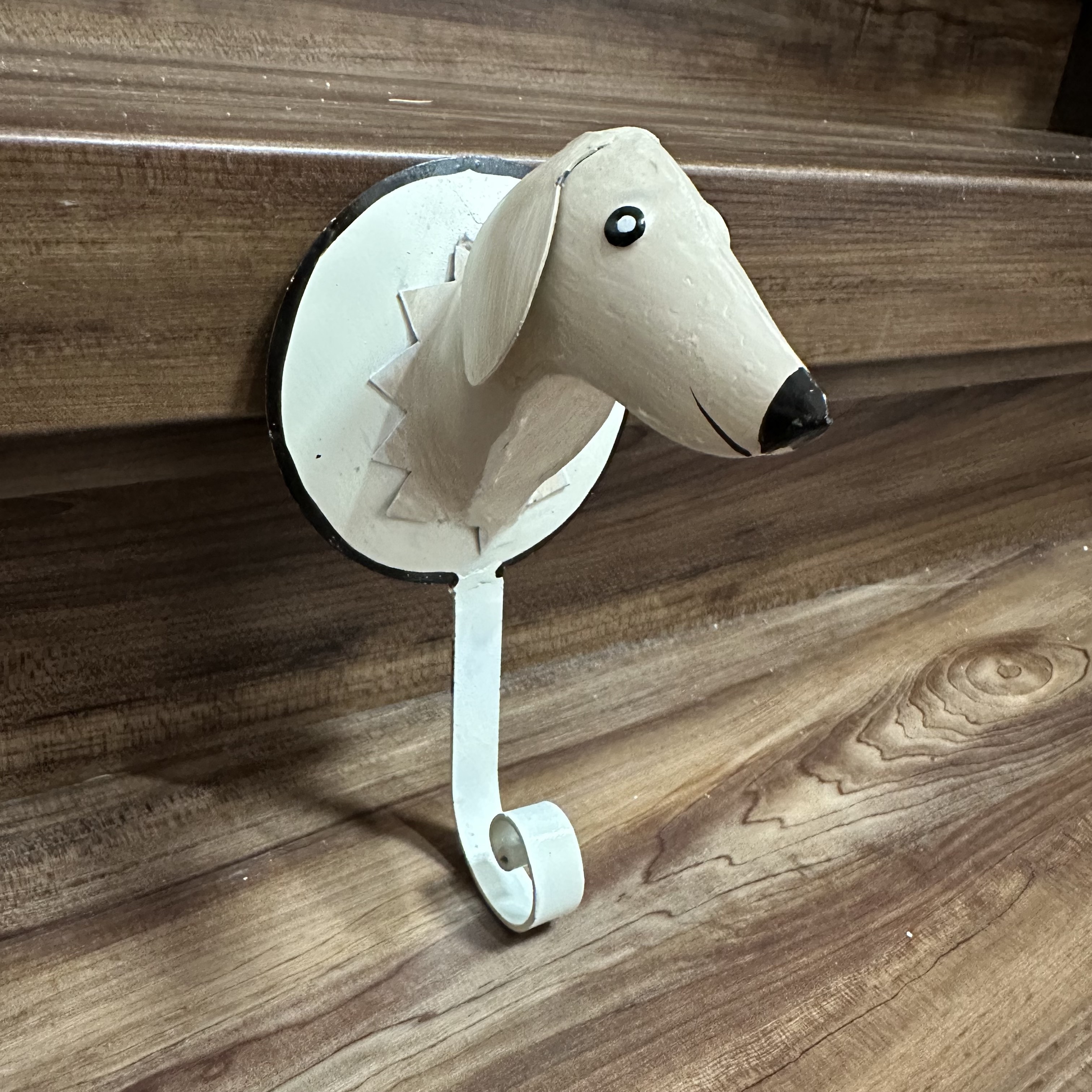 Pape Kunstgewerbe Wandhaken - Hund in Creme auf Weiß
