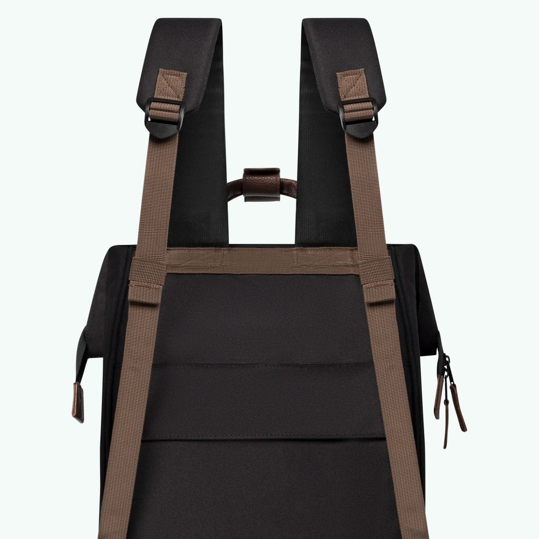 Cabaia ADVENTURER Rucksack Large MANAGUA - in Schwarz & Braun