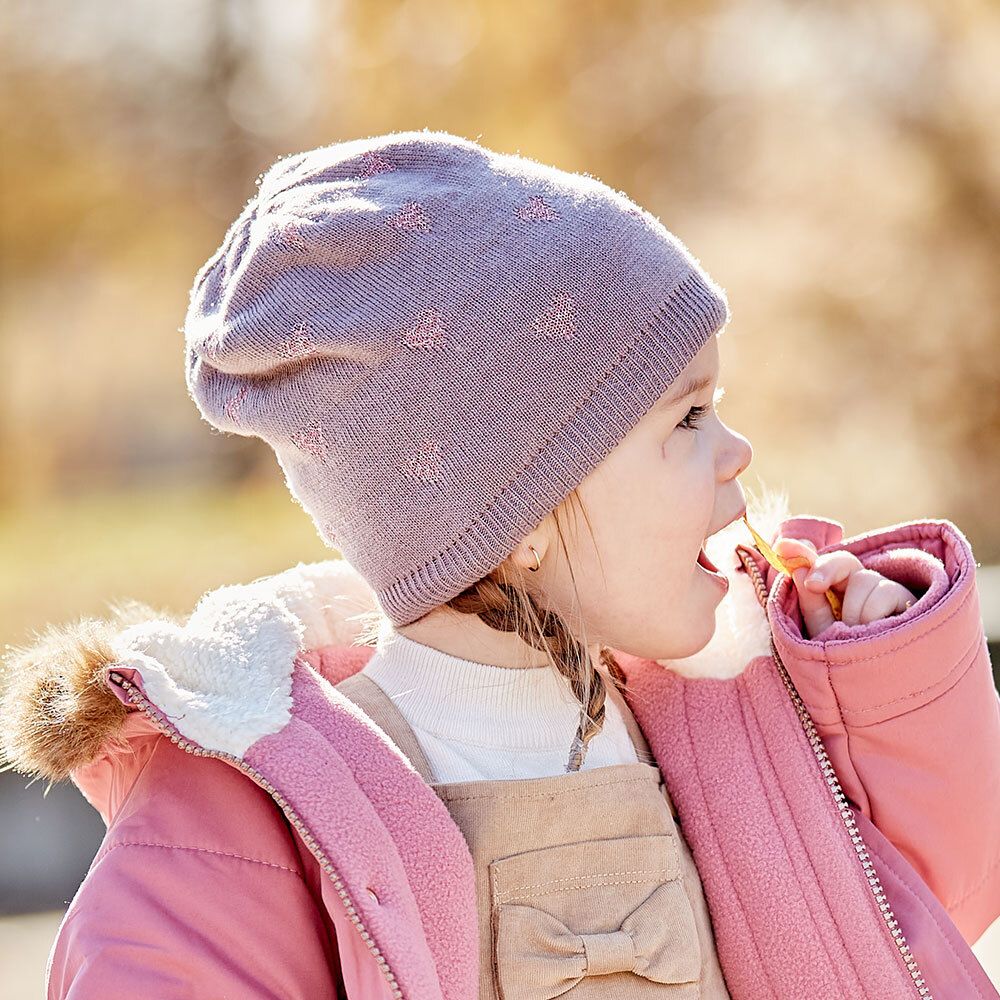 maximo Mädchen Beanie in Elderberry mit glitzernden Herzen – Wintermütze mit Fleecefutter maximo Mädchen Beanie in Elderberry mit glitzernden Herzen – Wintermütze mit Fleecefutter